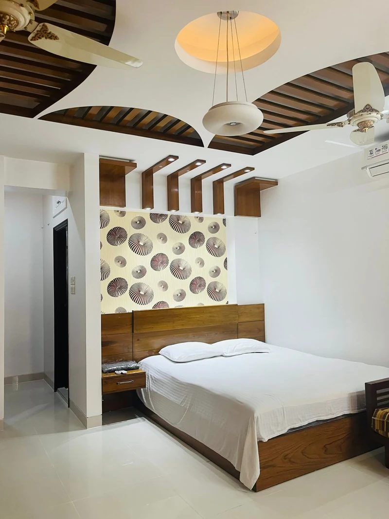 Furnished 4 bedroom apartment in Dhaka, Property D1-22/D-A4, bedroom with double bed and ceiling fans